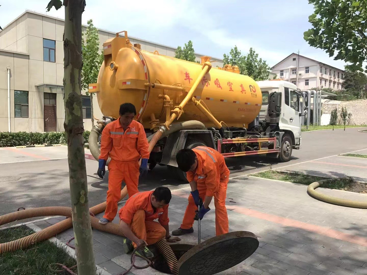 明山化粪池清理与5-8吨吸粪车施工效率分析